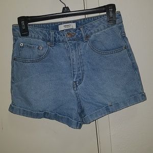 VINTAGE DENIM HIGH WAISTED SHORTS